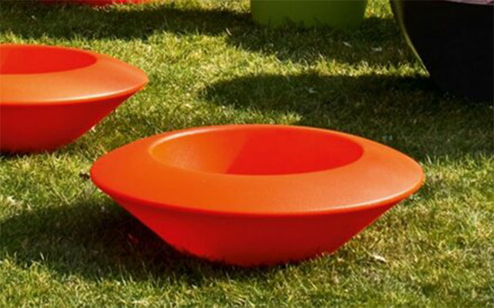 Inorbita Planters Pots by Serralunga Planters Round